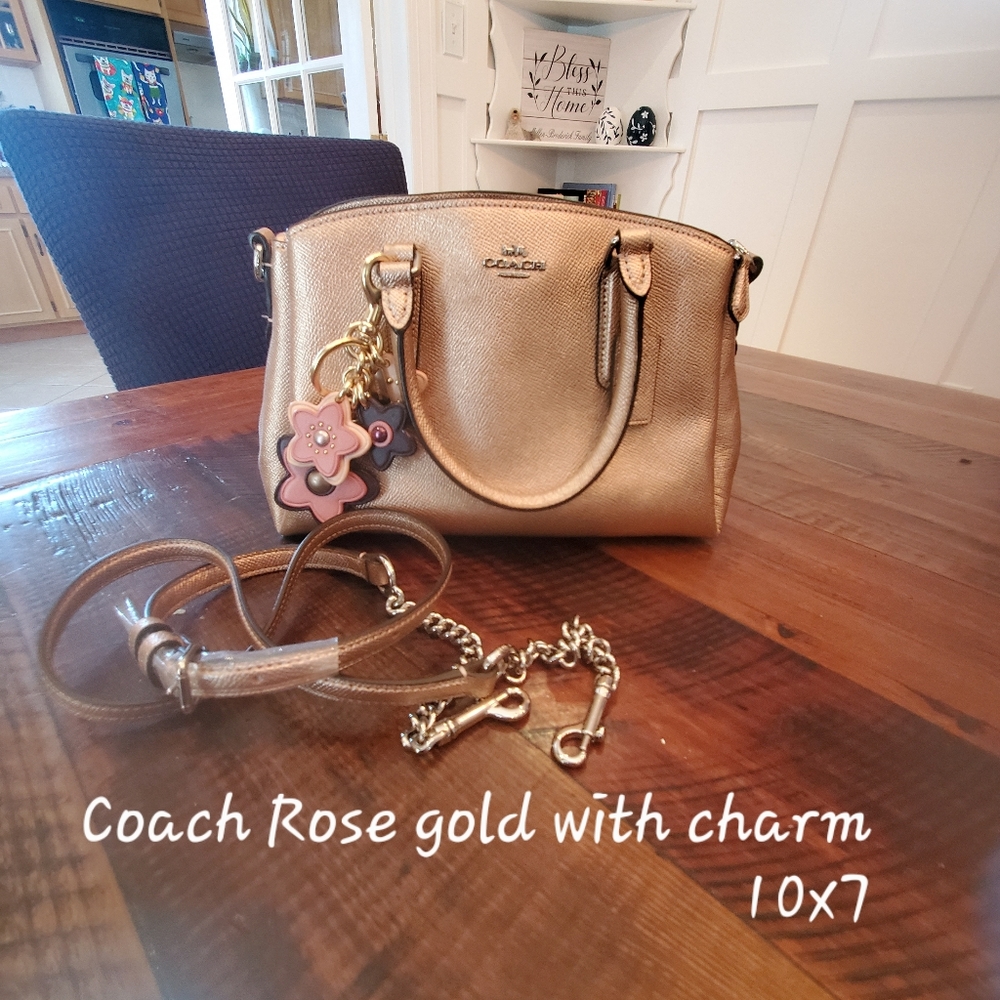 Rose gold Coach bag with charm/Keychain 3 leather flowers